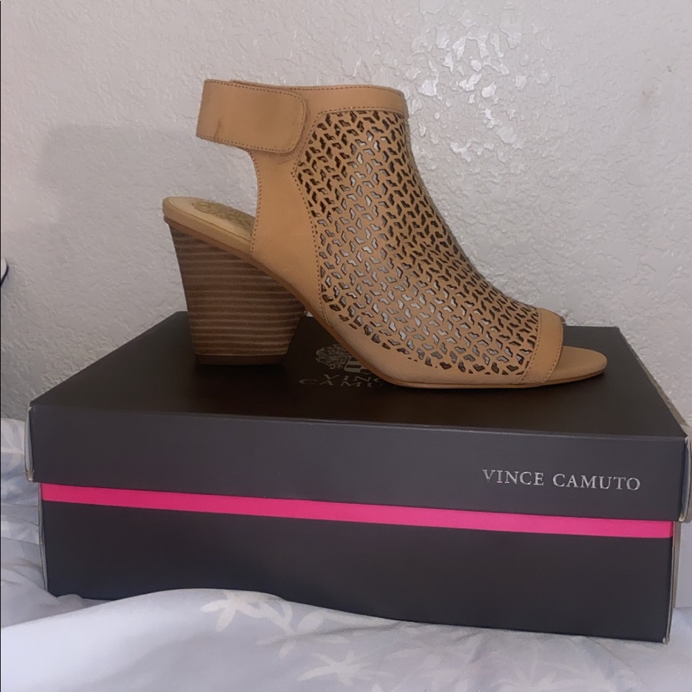 Vince Camuto heel sandals